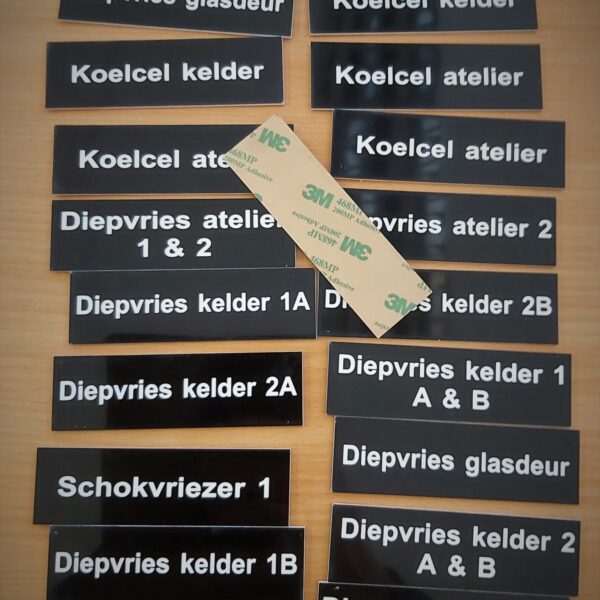 Gegraveerde tags voor schakelkasten